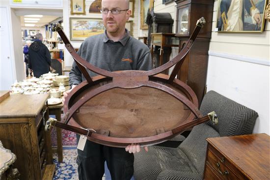 An Edwardian inlaid oval mahogany side table W.78cm